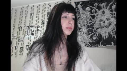 Snapshot of wavy_nights chatting on May 13, 3:42 pm Mina online show from May 13, 3:42 pm