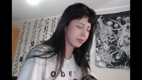 Snapshot of wavy_nights chatting on May 16, 2:16 pm Mina online show from May 16, 2:16 pm