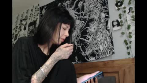 Snapshot of wavy_nights chatting on May 29, 9:57 pm Mina online show from May 29, 9:57 pm