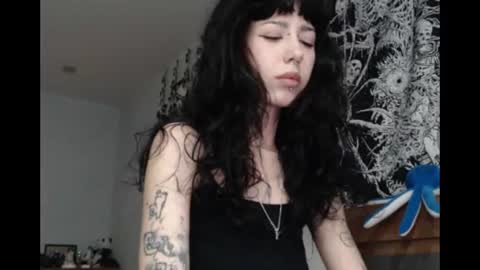 Snapshot of wavy_nights chatting on June 10, 5:45 pm Mina online show from June 10, 5:45 pm