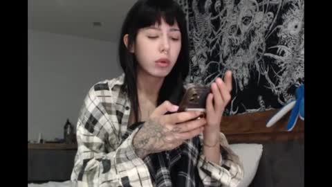 Snapshot of wavy_nights chatting on June 18, 4:00 pm Mina online show from June 18, 4:00 pm