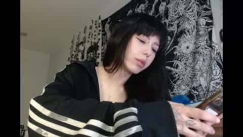 Snapshot of wavy_nights chatting on June 29, 7:58 pm Mina online show from June 29, 7:58 pm