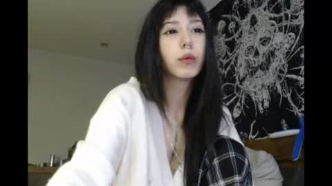 Snapshot of wavy_nights chatting on July 1, 6:51 pm Mina online show from July 1, 6:51 pm