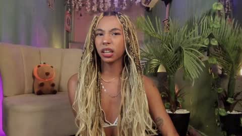 Snapshot of wayuu_goddess chatting on January 8, 3:39 pm Wayuu Goddess 3 online show from January 8, 3:39 pm