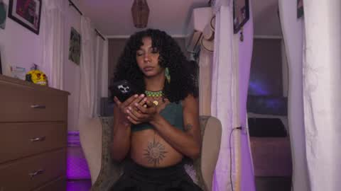 Snapshot of wayuu_goddess chatting on May 21, 8:05 pm Wayuu Goddess 3 online show from May 21, 8:05 pm