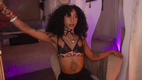 Snapshot of wayuu_goddess chatting on May 22, 7:30 pm Wayuu Goddess 3 online show from May 22, 7:30 pm