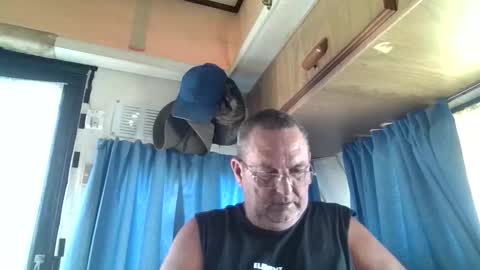 Snapshot of wazahardon2 chatting on December 18, 2:17 am wazahardon2 online show from December 18, 2:17 am