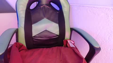 Snapshot of we_n_you chatting on September 9, 2:16 pm Trixie 3 online show from September 9, 2:16 pm