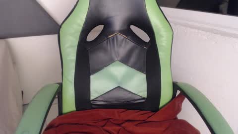 Snapshot of we_n_you chatting on October 1, 1:17 pm Trixie 3 online show from October 1, 1:17 pm