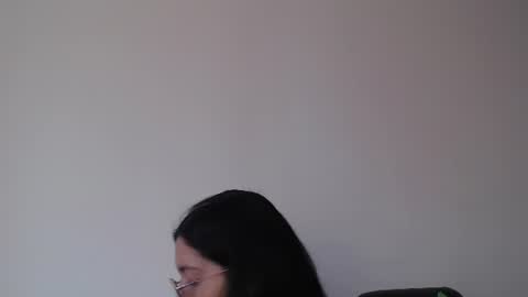 Snapshot of we_n_you chatting on July 1, 2:18 pm Trixie 3 online show from July 1, 2:18 pm
