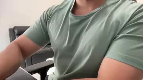 Snapshot of weaponx1 chatting on January 12, 9:19 pm Weapon X online show from January 12, 9:19 pm