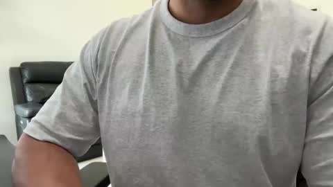 Snapshot of weaponx1 chatting on January 14, 5:30 am Weapon X online show from January 14, 5:30 am