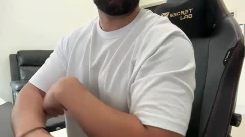 Snapshot of weaponx1 chatting on January 28, 10:45 pm Weapon X online show from January 28, 10:45 pm