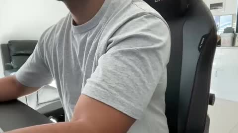 Snapshot of weaponx1 chatting on February 17, 10:36 pm Weapon X online show from February 17, 10:36 pm