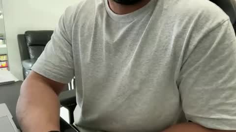 Snapshot of weaponx1 chatting on November 4, 2:43 am Weapon X online show from November 4, 2:43 am