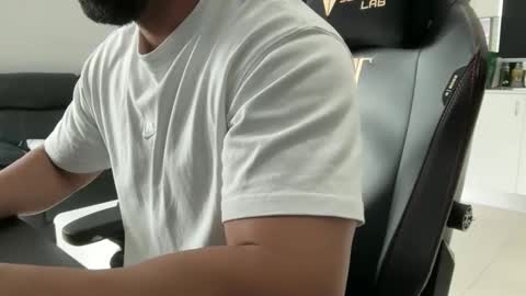 Weapon X online show from January 5, 8:56 pm