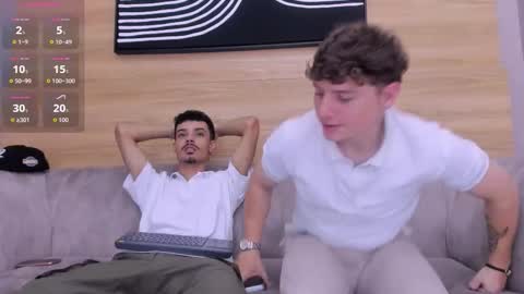 Jhonny Dick  his neighbors. online show from September 25, 9:40 pm