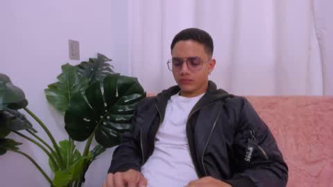 Jhonny Dick  his neighbors. online show from September 29, 7:19 pm