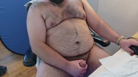 Snapshot of webarebuttbears chatting on June 21, 9:39 pm webarebuttbears online show from June 21, 9:39 pm