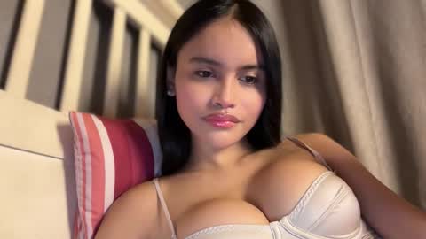 Snapshot of webcammaggie chatting on January 8, 4:59 am Maggie online show from January 8, 4:59 am