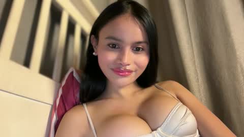 Snapshot of webcammaggie chatting on January 10, 5:20 am Maggie online show from January 10, 5:20 am