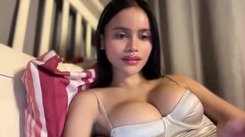 Snapshot of webcammaggie chatting on February 8, 4:27 am Maggie online show from February 8, 4:27 am