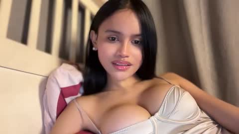 Snapshot of webcammaggie chatting on February 8, 4:32 pm Maggie online show from February 8, 4:32 pm