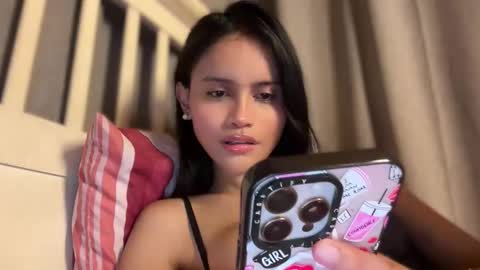 Snapshot of webcammaggie chatting on February 16, 5:25 am Maggie online show from February 16, 5:25 am