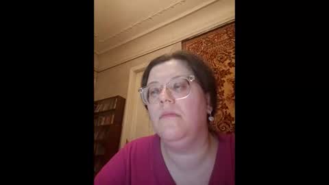Snapshot of webgirl2 chatting on May 9, 10:15 pm Marina online show from May 9, 10:15 pm