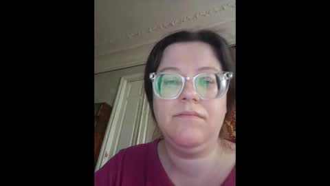 Snapshot of webgirl2 chatting on May 12, 12:35 pm Marina online show from May 12, 12:35 pm