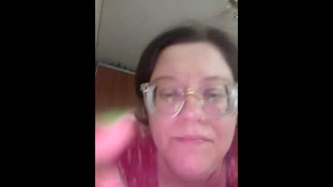 Snapshot of webgirl2 chatting on June 1, 12:29 pm Marina online show from June 1, 12:29 pm
