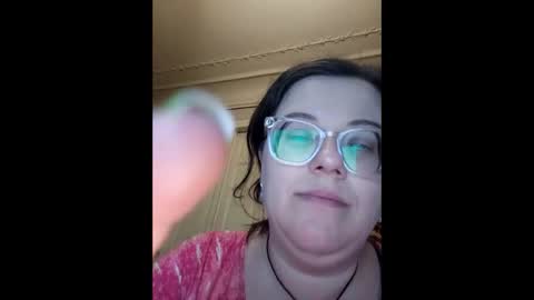 Snapshot of webgirl2 chatting on June 6, 9:41 pm Marina online show from June 6, 9:41 pm