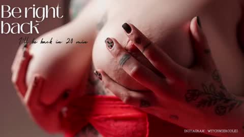 Snapshot of wednesdayfriday chatting on January 30, 9:25 pm Wednesday Please help me to reach 111 thumbs up online show from January 30, 9:25 pm