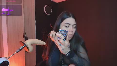 Snapshot of wednesdayfriday chatting on December 17, 5:30 pm Wednesday Please help me to reach 111 thumbs up online show from December 17, 5:30 pm