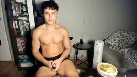 wee_willy_winky online show from June 24, 1:15 am