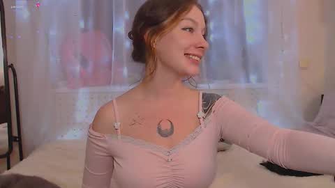 Snapshot of weed_princesss chatting on January 10, 6:53 pm moon online show from January 10, 6:53 pm