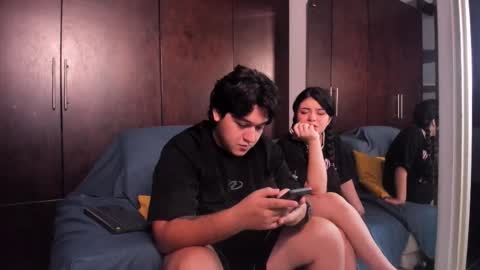 Snapshot of weemilyandandrew chatting on March 1, 4:25 am EMILY ANDREW online show from March 1, 4:25 am