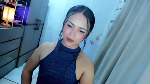 Snapshot of wellcumbabyxx chatting on July 28, 7:39 pm Hi Im LOVIE Please dont forget to follow and thumbs up me online show from July 28, 7:39 pm