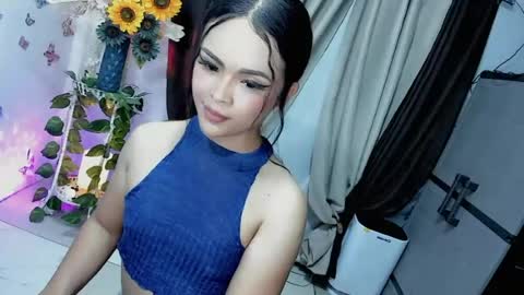 Snapshot of wellcumbabyxx chatting on August 9, 9:14 am Hi Im LOVIE Please dont forget to follow and thumbs up me online show from August 9, 9:14 am