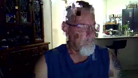 Wellhelloo online show from February 13, 5:31 pm