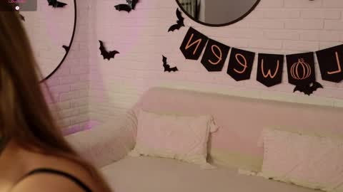 Im Wendy online show from October 27, 9:52 pm