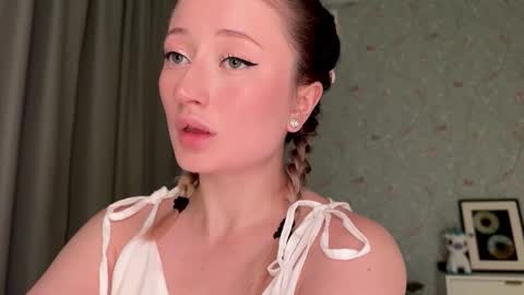 Snapshot of wendy_amber chatting on October 28, 5:04 pm Daisy online show from October 28, 5:04 pm