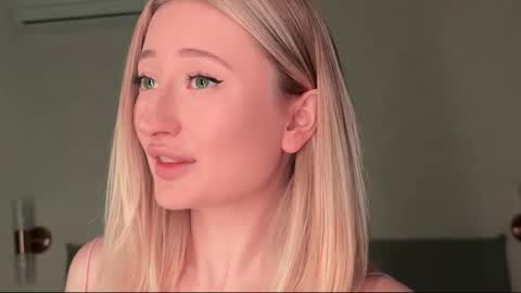 Daisy    online show from February 23, 6:49 pm