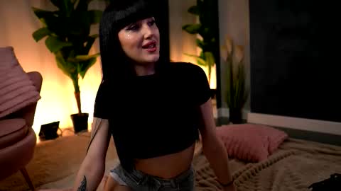 Wendy online show from February 26, 9:25 pm