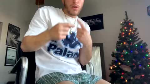 Snapshot of wentbrokeonstrippers chatting on December 18, 9:18 pm Topjitt online show from December 18, 9:18 pm