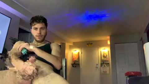 Snapshot of wentbrokeonstrippers chatting on February 1, 1:55 am Topjitt online show from February 1, 1:55 am