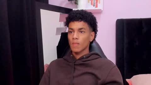 Snapshot of wes_gibbings chatting on December 17, 3:18 pm WES online show from December 17, 3:18 pm