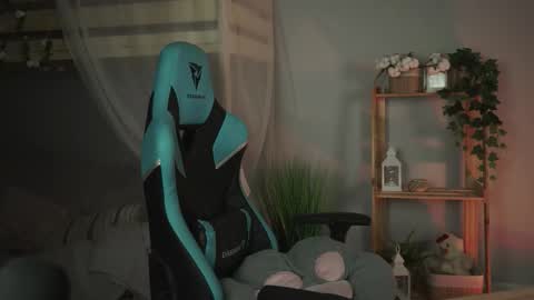 little girl who is always rightLisa online show from September 18, 2:02 am