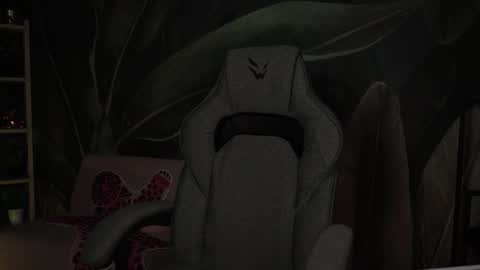 little girl who is always rightLisa online show from October 21, 2:01 am