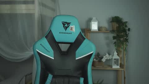 little girl who is always rightLisa online show from November 18, 1:11 am